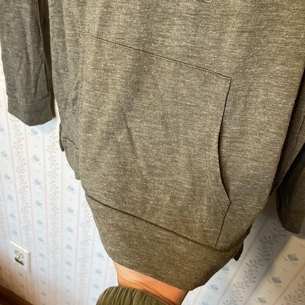 Forever 21 Medium Green Contemporary Lightweight Drawstring Hoodie - Picture 3 of 15